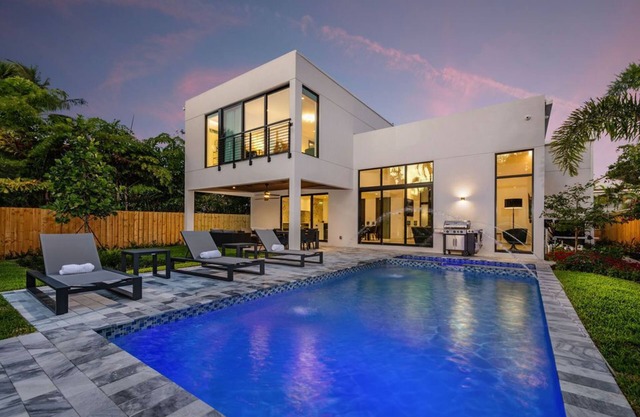 Impresionante lujo moderno en Fort Lauderdale, piscina climatizada y spa, cerca de la playa