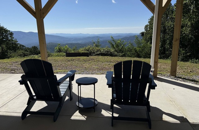 Stunning mountain view home in Little Switzerland away from it all