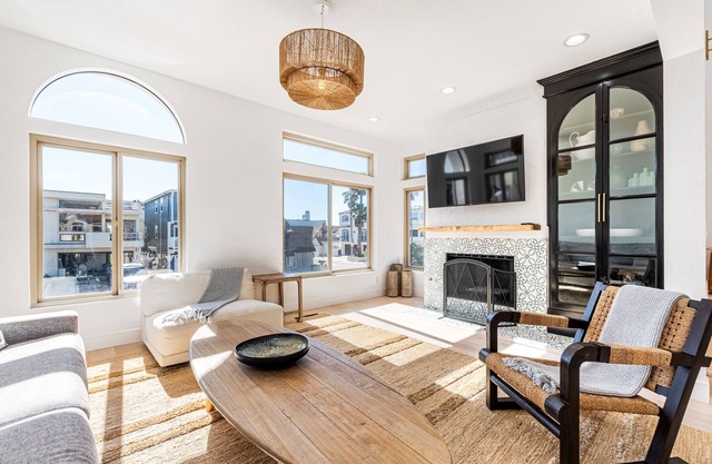 STUNNING! Ocean Views!! Lux Remodeled Modern Beach House. +PELETON .