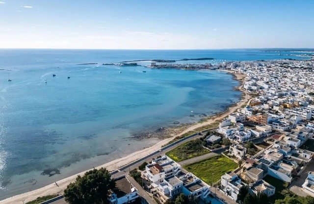 Maravillosa casa de vacaciones privada para 4 personas con A/C, TV y patio