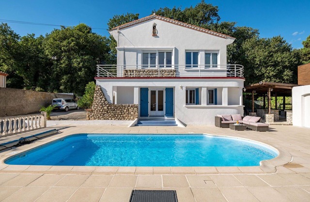 Estupenda casa de vacaciones privada con WIFI, A/C, piscina privada, TV, terraza y aparcamiento