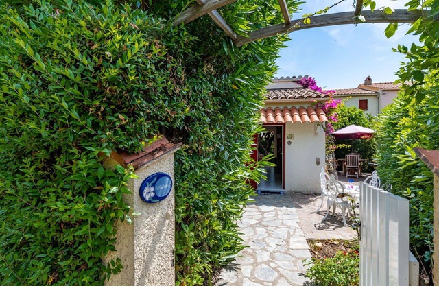 Estupenda casa de vacaciones privada para 4 personas con WIFI, TV, terraza y aparcamiento