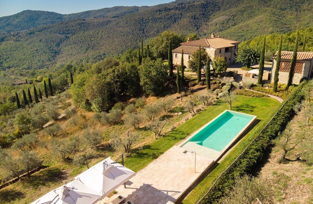 Casa de vacaciones privada con WIFI, A/C, piscina privada, TV, patio, vista panorámica
