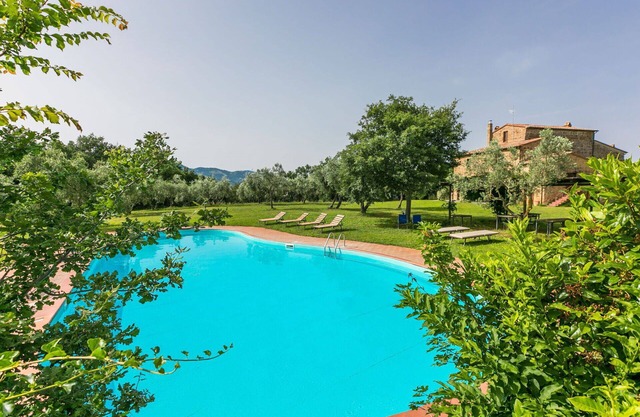 Casa de vacaciones privada con WIFI, piscina privada, patio, mascotas permitida, aparcamiento