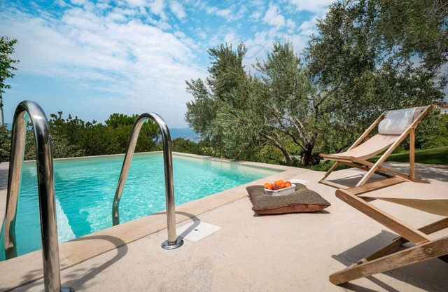 Preciosa casa de vacaciones privada con WIFI, piscina privada, A/C, TV, terraza, aparcamiento