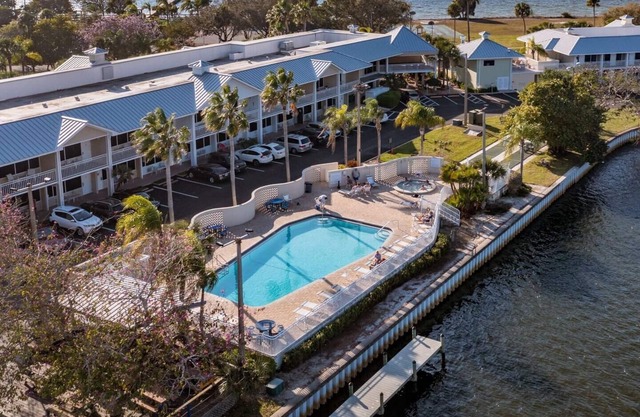 Stunning Resort Like Townhome w/ Pool, Beach, Bar!