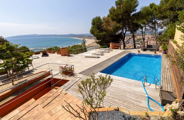 Impresionantes vistas al mar con piscina privada