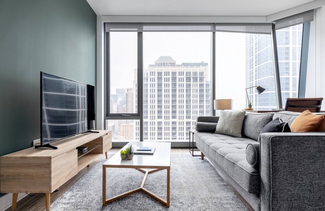 Stunning South Loop 1BR w/ Pool + Gym near Michigan Avenue by Blueground