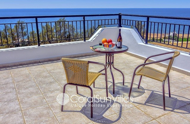 Stunning Villa in quiet area, 180 degree Sea Views Sleeps 10