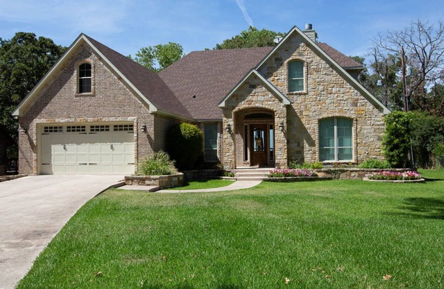IMPRESIONANTE Retiro frente al mar en Eagle Mountain Lake