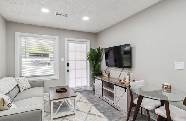 Stylish 1BD/ 1BA Duplex Centrally Located!! Near BWI/NSA/FT Meade/BAL TO DC