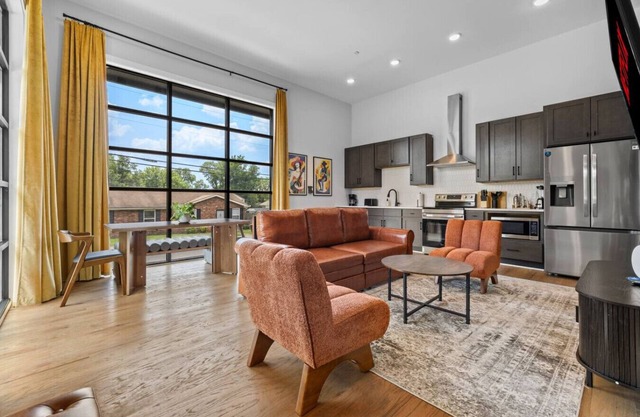 Stylish 1BR Apt – Perfect for Game Night, Sleeps 6