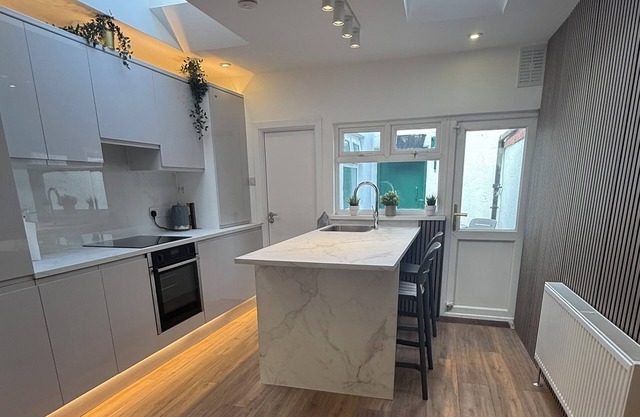 Stylish 2-bedroom newly refurbished townhouse in Dublin