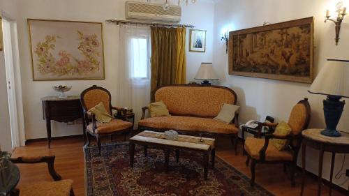 Stylish 2 BR apartment by Nile, Agouza, Zamalek & Downtown