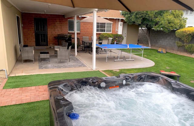 Stylish 3BR/3BA Retreat w/ Private Spa, 2miles to Old Town