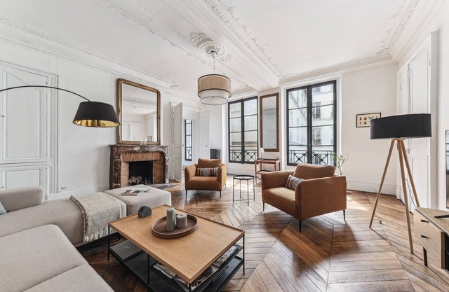 Stylish 4BR near Hotel de Ville - Le Marais