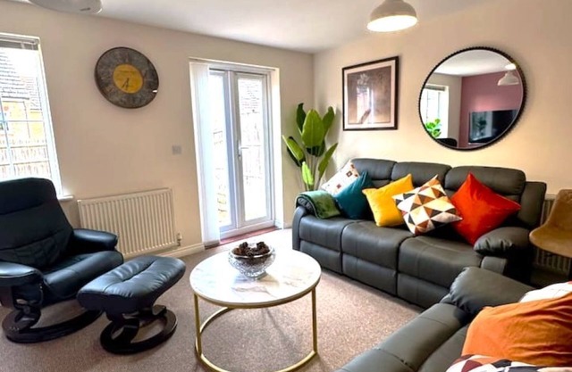 Beautiful Generous 5-bedroom house superb amenities perfect home-away-from-home