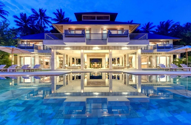 Luxury 6 Bedroom Villa1 Waterfront - Candidasa;
