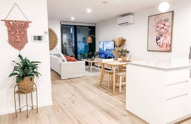 Inner City | Pool | Parking | Self check-in | Pets