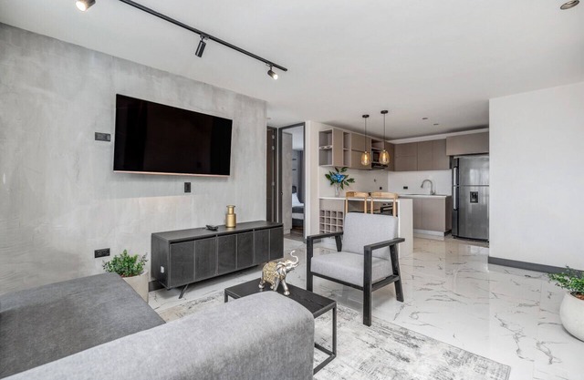 Stylish apt 9th floor w/ AC near 2nd Park Laureles