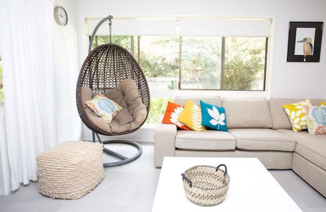 STYLISH Beach house - 9 min walk to SOUTH GOLDEN beach! BOOK BLUESFEST!!