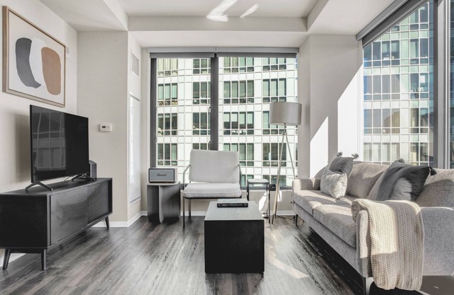 Stylish Downtown 1BR w/ Luxury Amenities and Rooftop Views by Blueground