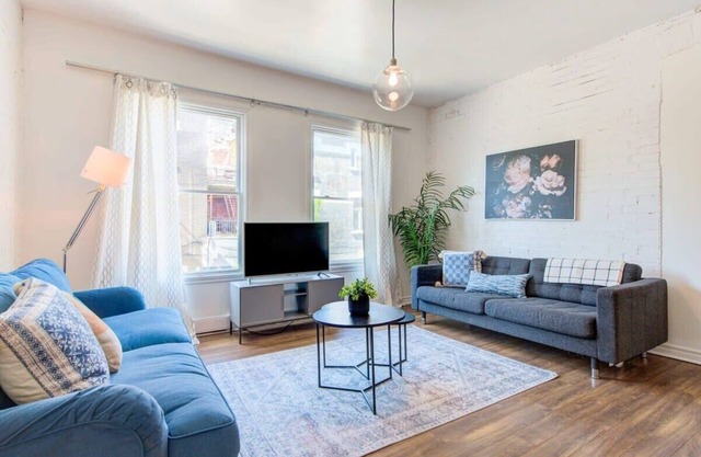 Stylish Le Plateau Apt | Walk to Eat, Shop & Metro