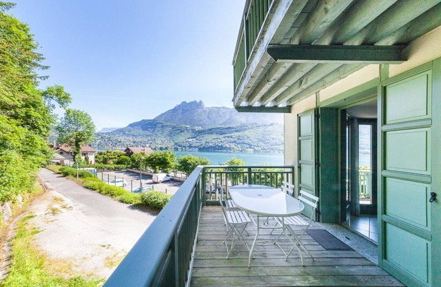 "Elegante loft" con vista y acceso privado al lago de Annecy