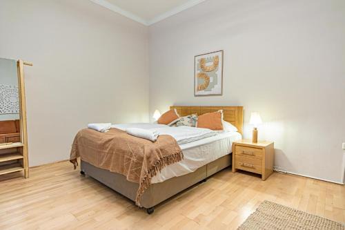Stylish Modern Studio for 4P with Private Garden