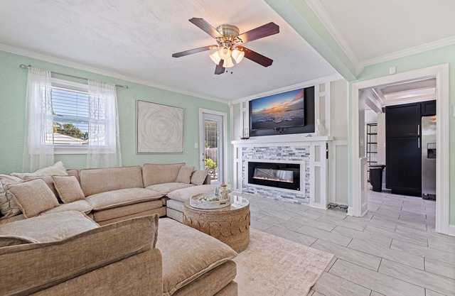 8 Mi to Beach: Family-Friendly, Pastel Gem!