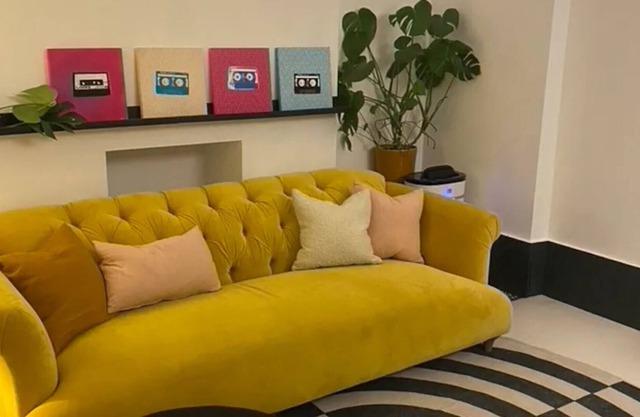 Stylish & Vibrant 1BD Flat - Stoke Newington