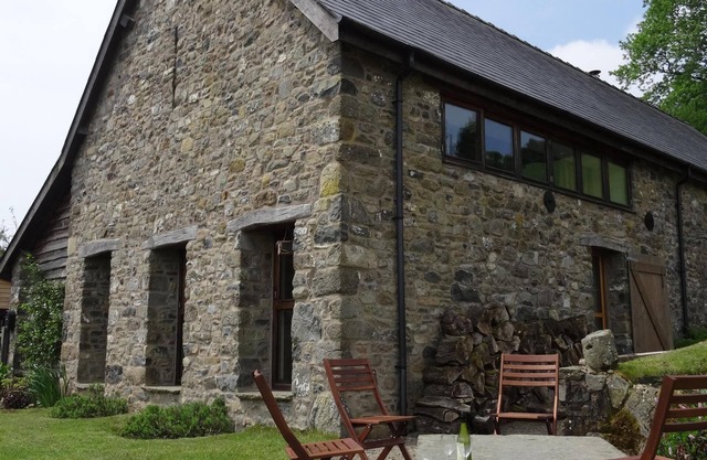 Granero con estilo convertida en Llanwrtyd Wells, tiene capacidad para 10 personas, vistas espectaculares