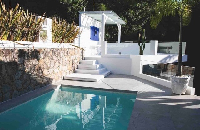 Suíte Room 4 com Piscina Aquecida - CasaIvan