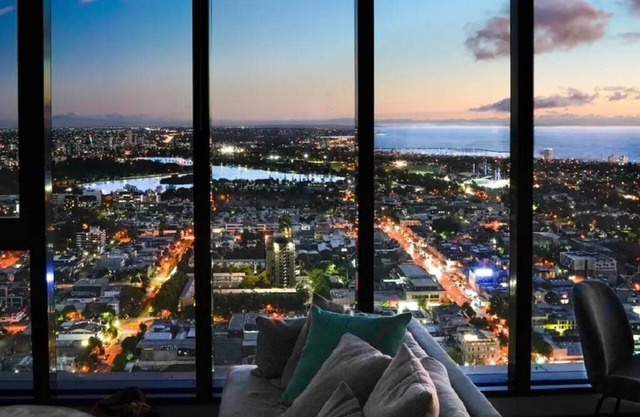 Suave spacious amazing views high above the city