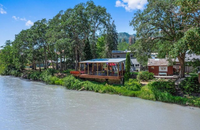 Suite # 3 - Klickitat River Inn