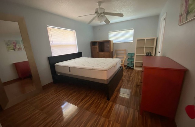 Se alquilan habitaciones a 25 minutos de Disney ya 20 minutos de UCF.