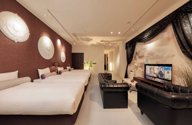 Suite Room 2 / Osaka Ōsaka