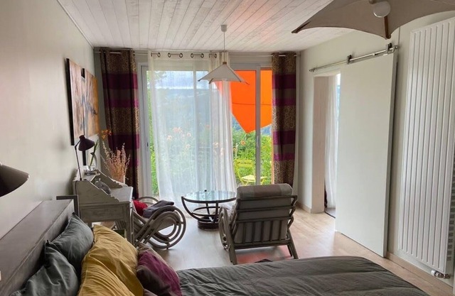 Suite con terraza, con vistas al Monts du Sancy, cerca de La Bourboule.