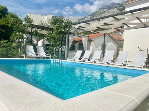 Summer app Pool spa Jacuzzi city center