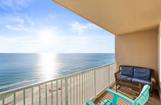 Summer Deals!! Close to Pier Park! FREE Activities! 10th Floor