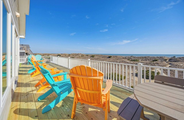 Relájese frente al mar con piscina privada, bañera de hidromasaje, ropa de cama, juegos y medios, dogFriendly