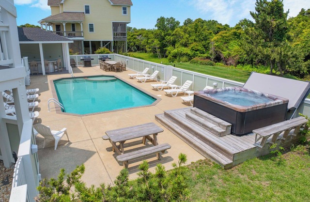 SUMMER SAVINGS - Premier Semi-Oceanfront Dog Friendly w/ Pool, Hot Tub, Elevator