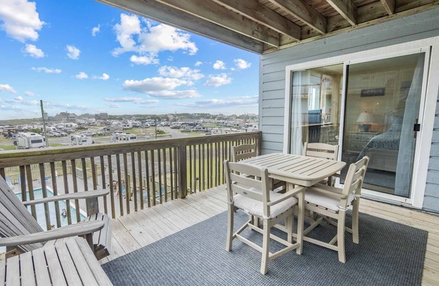 SUMMER SAVINGS - Semi-Oceanfront Condo w/ Private Balcony, Resort Pool, Elevator