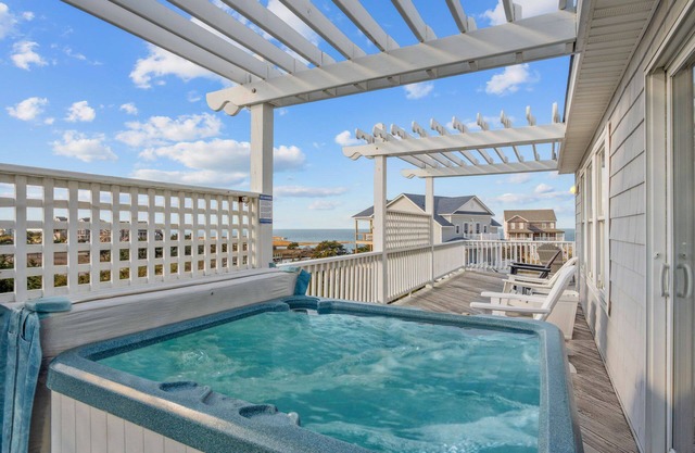 SUMMER SAVINGS - Semi-Soundfront w/ Pool, Hot Tub, Game Room, and Cmty Boat Ramp