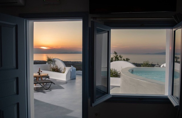 Sun Angelos Oia - Luxury Cave Suites