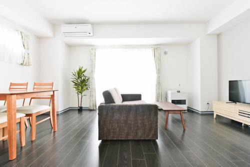 Sun Court Hondori Garden Hills