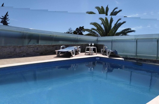 Soleada villa de 3 dormitorios con piscina, gran jardín cerrado, barbacoa