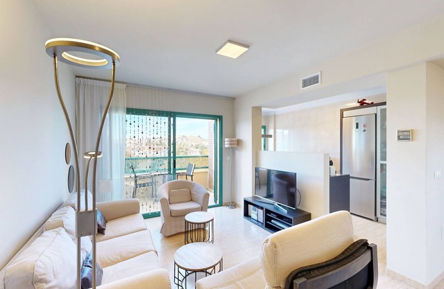 Lujoso apartamento soleado cerca del mar con terraza privada de 80m2, Netflix, Wifi