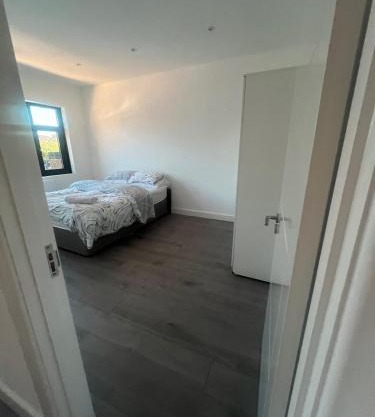 Sunny Gardens London House Retreat