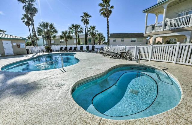 Sunny PCB Home w/ Balcony: Steps to the Beach!